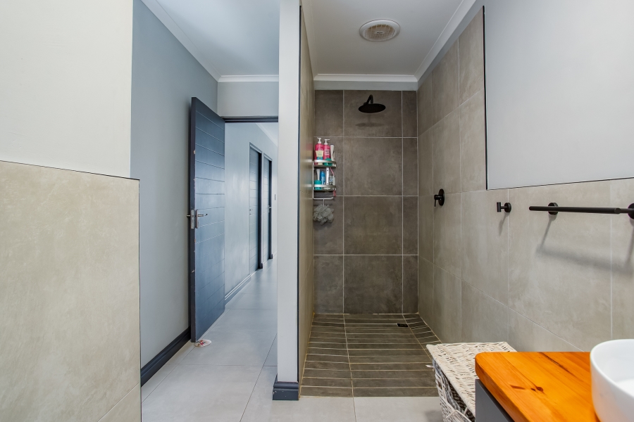 3 Bedroom Property for Sale in De Zoete Inval Western Cape